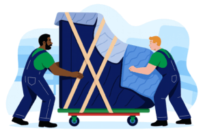 Deux déménageurs transportent un piano droit avec une protection matelassée